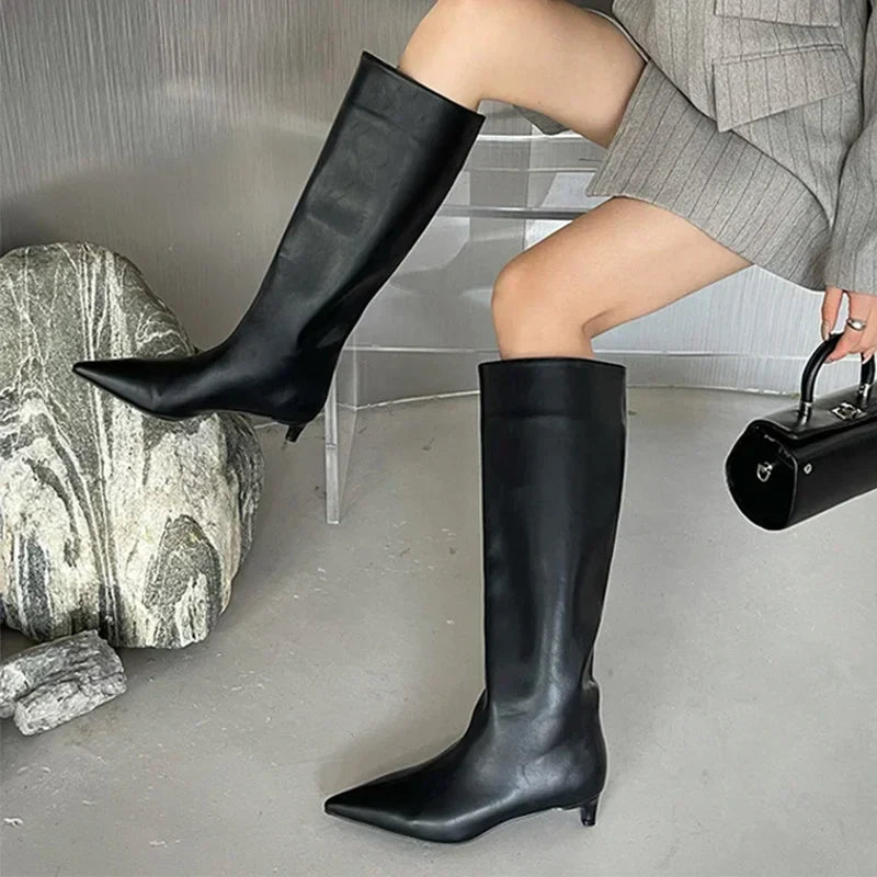 Botas altas con punta